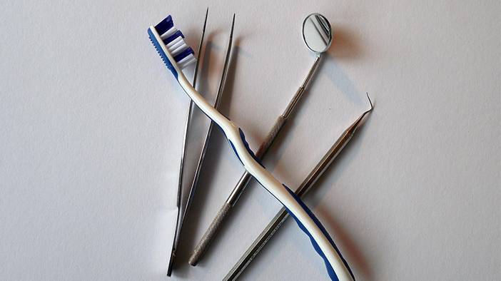 Aynı kapta duran diş fırçalarına dikkat! Meğer hastalık yapıyormuş 8